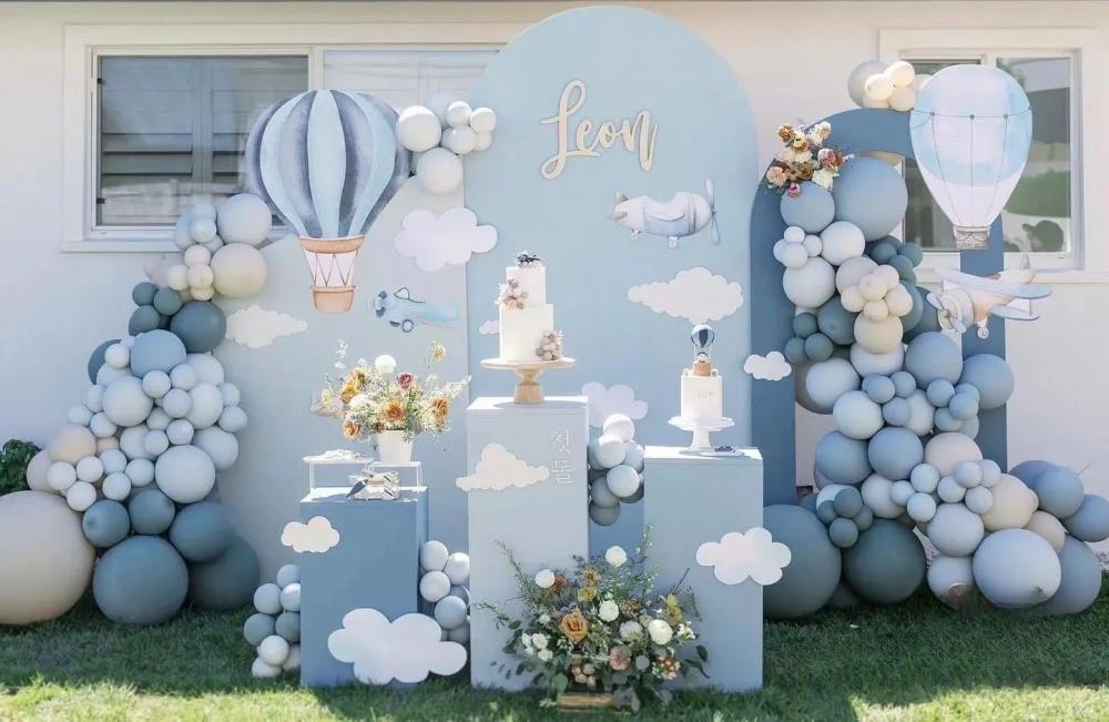 boy balloons