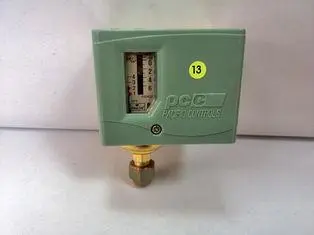 Solidity air conditioning pressure switch for pneumatic / h