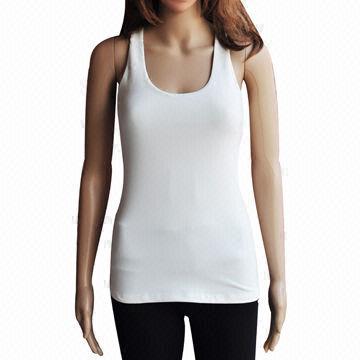 Fitness yoga tank top with inner bust cups, made by four needles and six threads