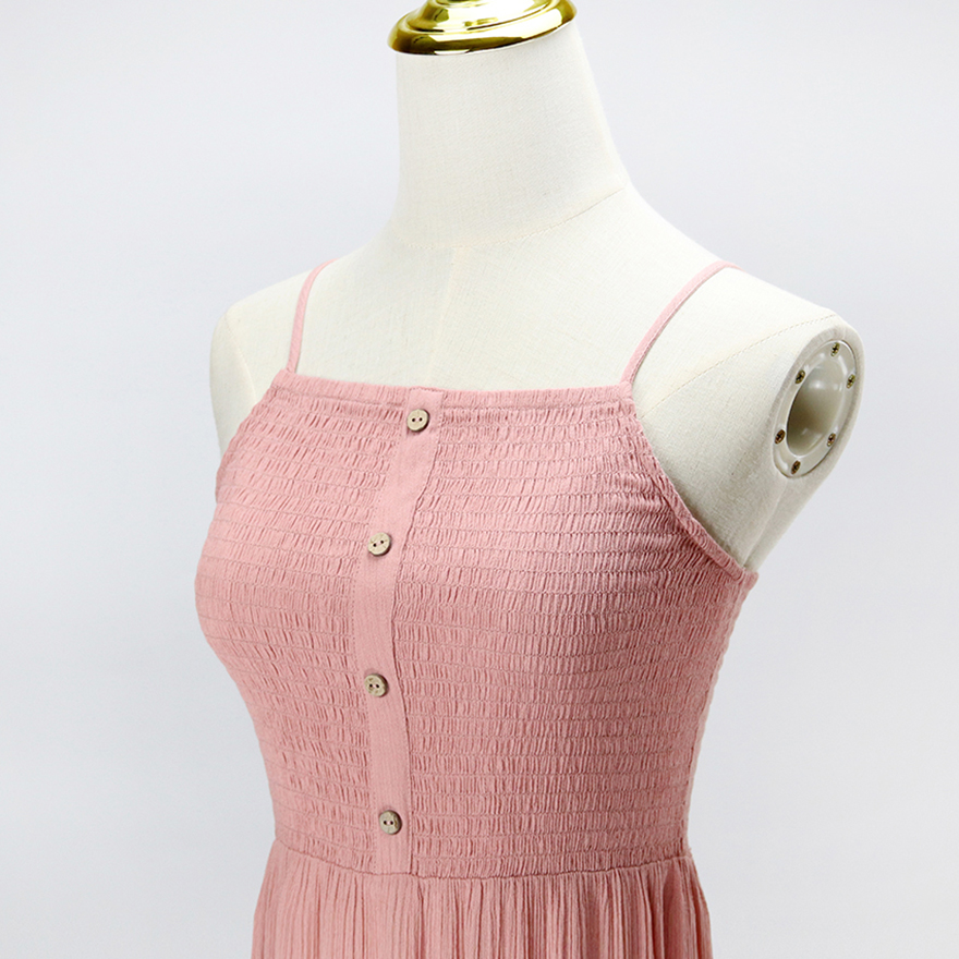 Розовое платье с плиссированной подвеской