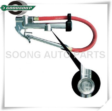 Dual foot chuck tire inflator gun/vehicle tools inflation gauge