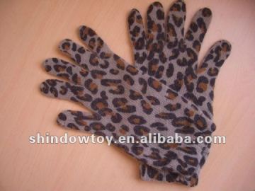 leopard acrylic knit gloves