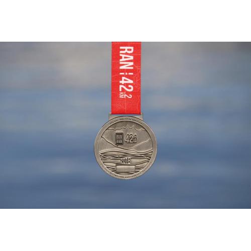 2018 Vancouver Marathon Finishers Medal