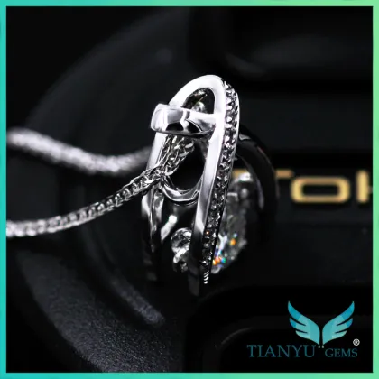 Moissanite diamond Pendant designs, 0.5CT VVS Clarity Moissanite diamond pendant set for women