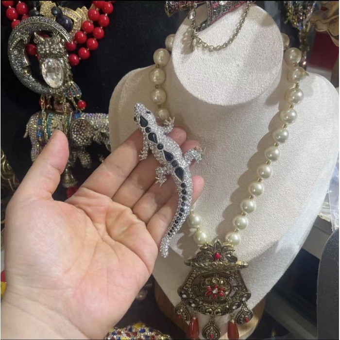 Alta habilidade Little Lizard Broche