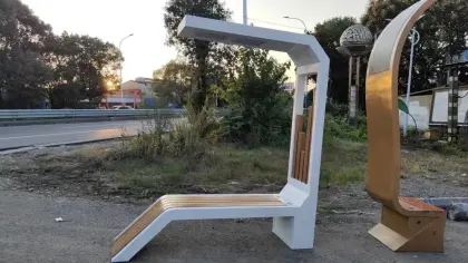 intillegent solar public chair