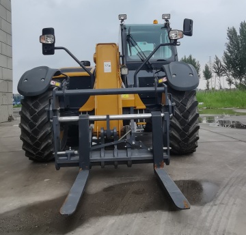 3 ton baterai listrik forklift diesel teleskopik "Namun, mengingat fungsi dan jenis yang disebutkan, judul yang lebih akurat mungkin:" 3 ton baterai teleskopik forklift "judul ini menangkap kapasitas (3 ton) dan kunci FE