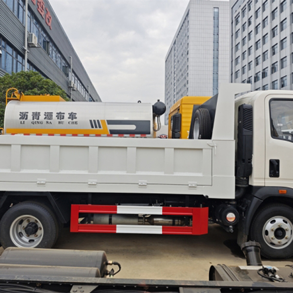 Reliable HOWO 4x2 6-Wheel Dump Truck with 4-Ton Capacity