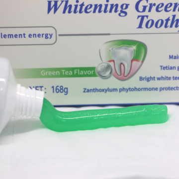 Il dentifricio Oral Refresh contiene estratto di tè verde