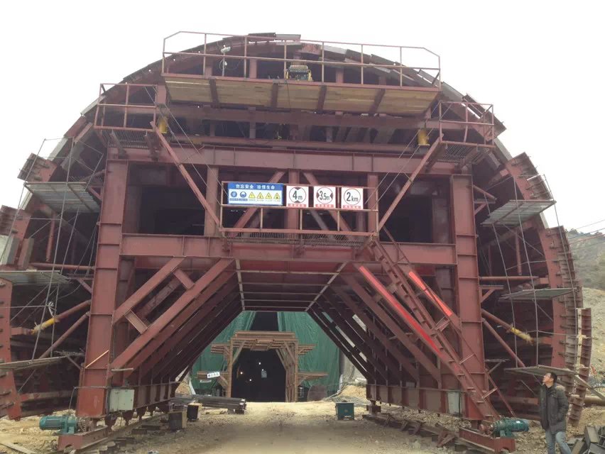 Encofrado de acero de la alcantarilla del arco de la carretilla del revestimiento del túnel de la carretera