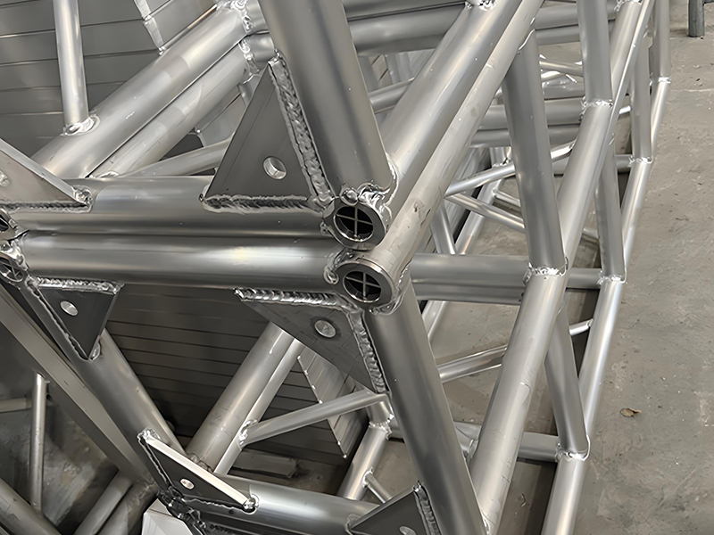 Pin-Lock Truss System for Stages