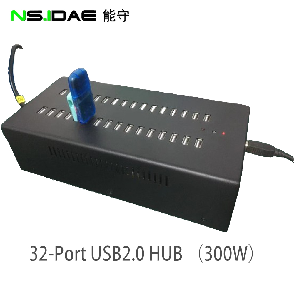 A 32-port usb2.0 hub that is being powered on