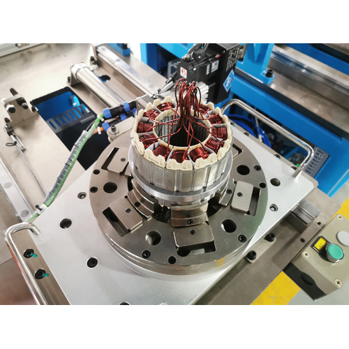 Круглая прэс -машына з падвойнай станцыяй