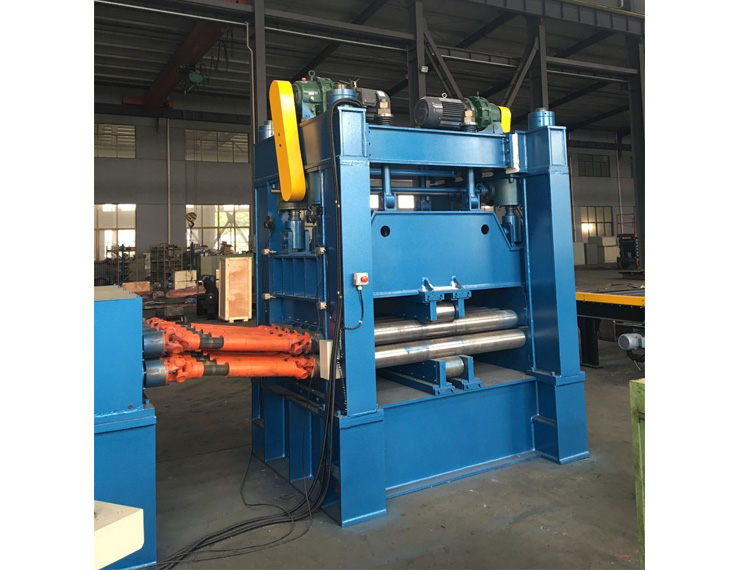 Automatic steel plate flattening machine