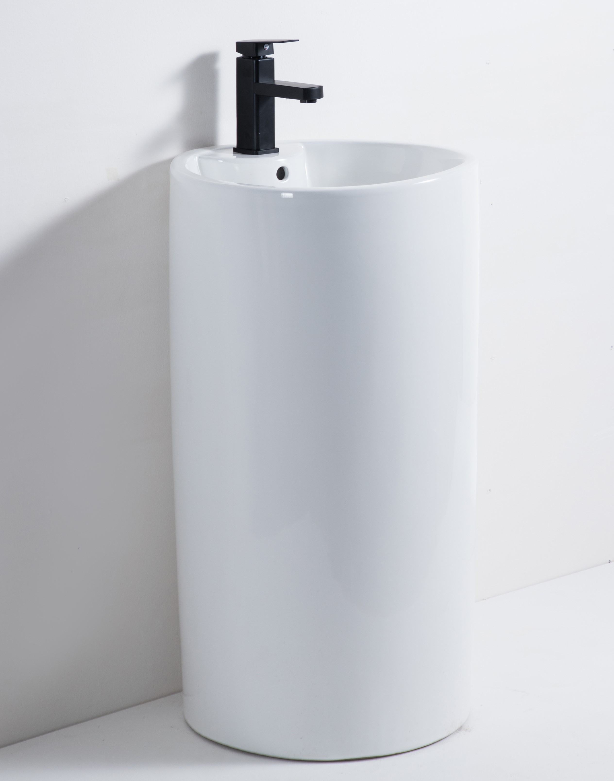 Pedestal Wash Basin