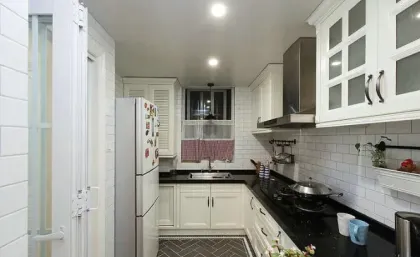 Customized dark hue quartz stone countertop