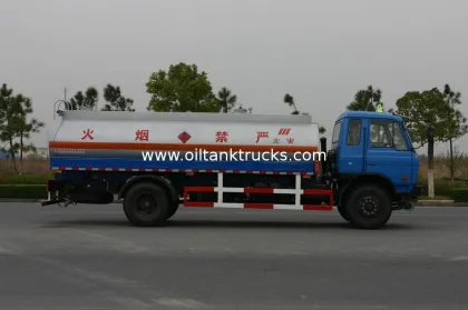 Dongfeng 12600l Oil Tank Truck 4x2 , Tanker Logistics