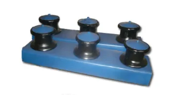 Marine outfitting three-roller fairlead