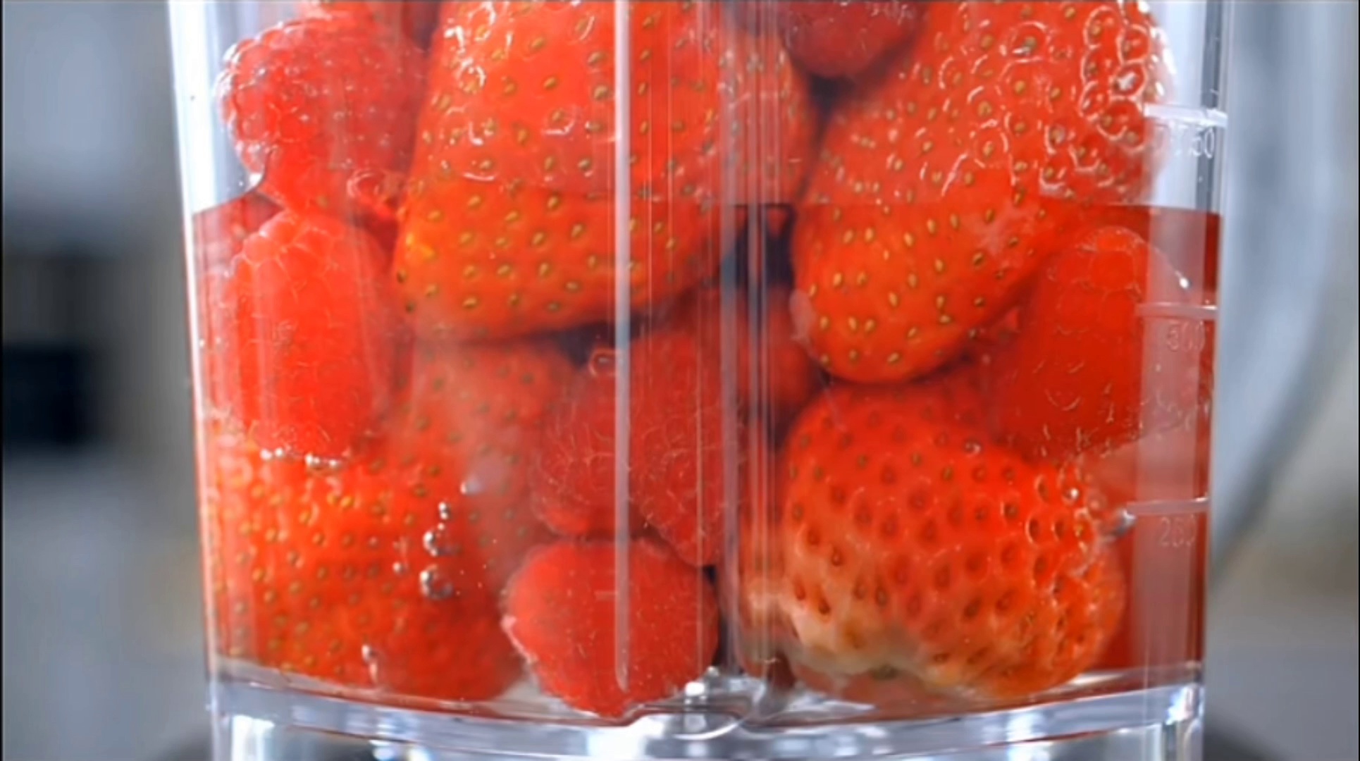 Multifunctional juicer