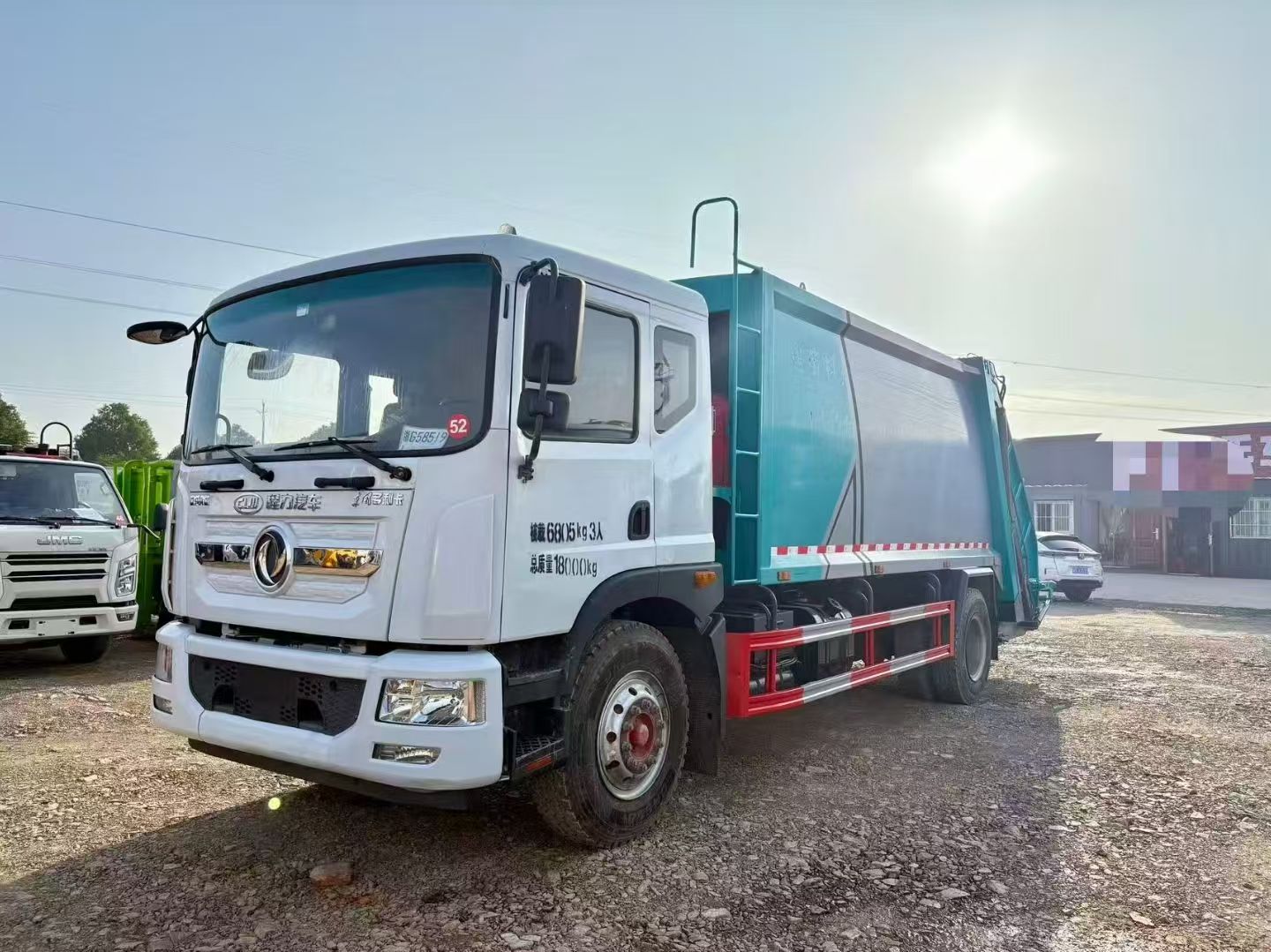 Rear Load Garbage Compactor with Dongfeng Design