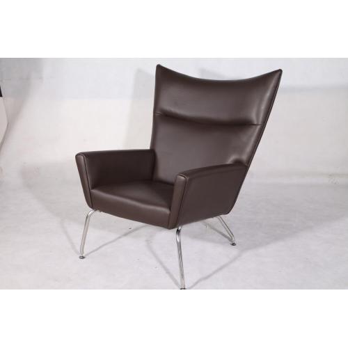 Réplique de fauteuil à oreilles en cuir Hans Wegner CH445