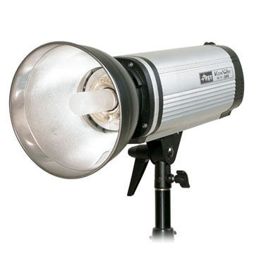 Studio Flashlight, 12V DC Voltage with 5,200 to 5,600K Color Temperature
