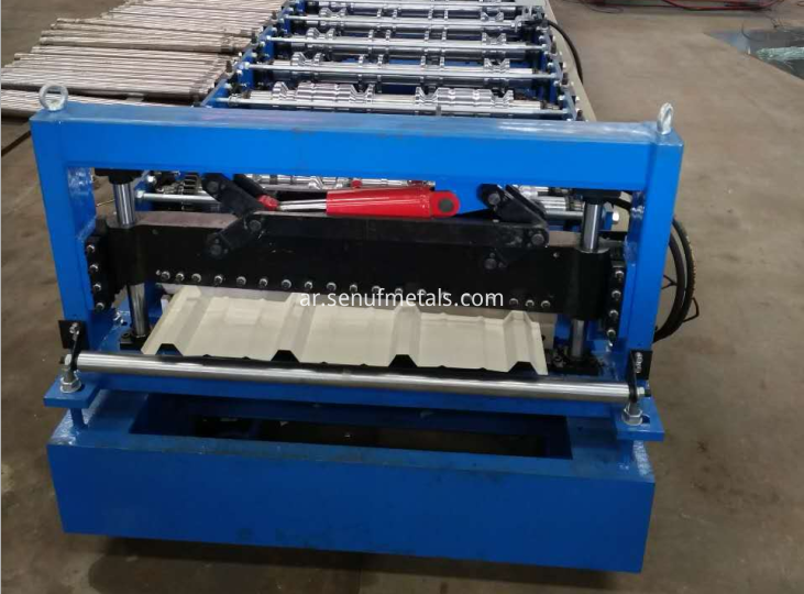 Trapezoid roof sheet forming machine cutter