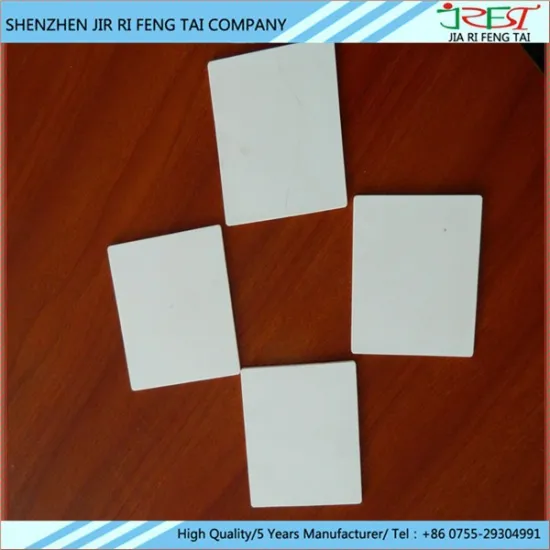 Heat conductive alumina ceramic substrate