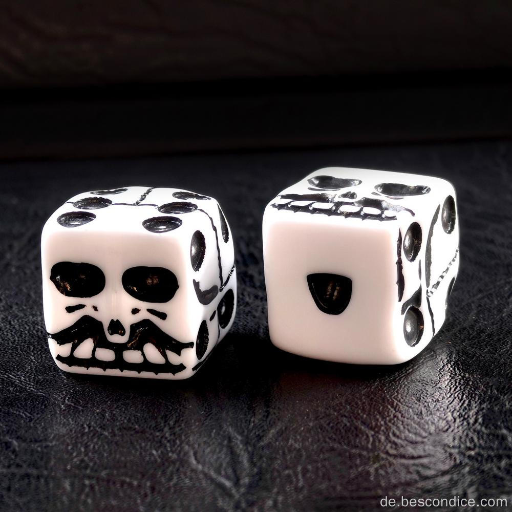 6pcs set von schädelförmigen Würfel 6 -Seiten, Halloween Party White Skull Dice, Neuheit Skeleton Dice für Club Bar Party, 6pcs Set