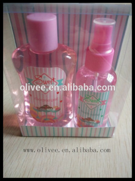 sweet strawberry 180ml shower gel, 120ml body spray Christmas bath gift set