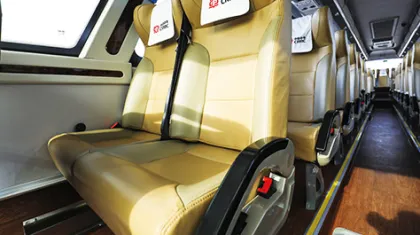 12 Meter 50 Seat Luxury Diesel Coach with 375HP Engine and Air Suspension for Comfortable Business Rides