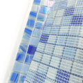 Piastrelle di piscina a mosaico in vetro blu iridescente