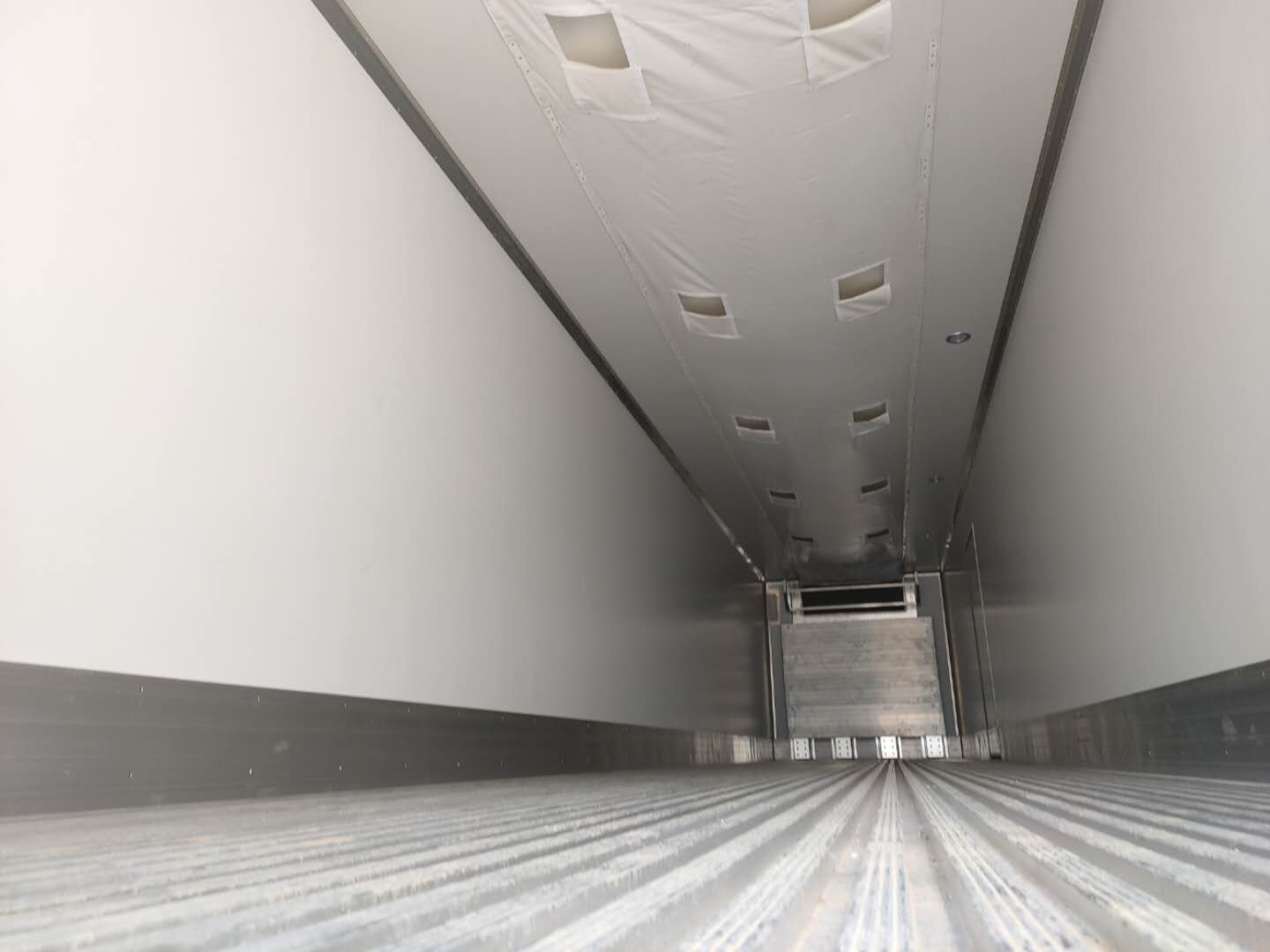 3 axles trailer refrigerated vehicle