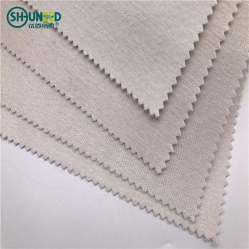 Tissu entrelacé fusible de vente à chaud pour les cravates