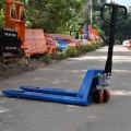 Low-profile Hand Pallet Truck