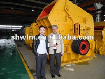 gold mining construction engineering hammer crusher hot sale in south africa