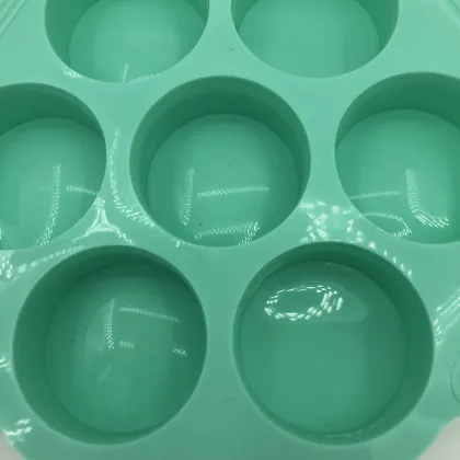 7-Hole Cylindrical Oreo Cookie Silicone Ice Cube Mold - Non-Stick and Easy Demolding