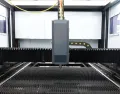 Bijgevoegde lasersnijmachine met uitwisselingswerktabel