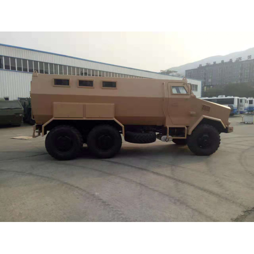 Véhicule militaire Dongfeng 16 sièges 6 * 6