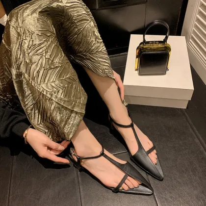 Wholesale Summer Women's Comfortable Leather Flat Sandals with 2cm Low Heel