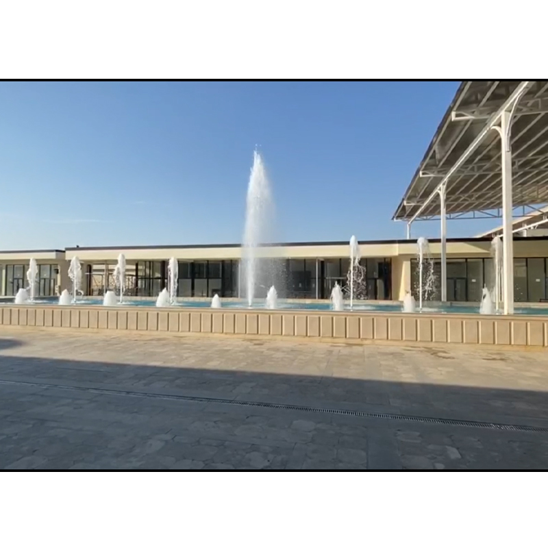 Multiple Long Pool Fountain