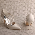 Ivory Satin Black Pointed High Heel Bröllopsfest Skor