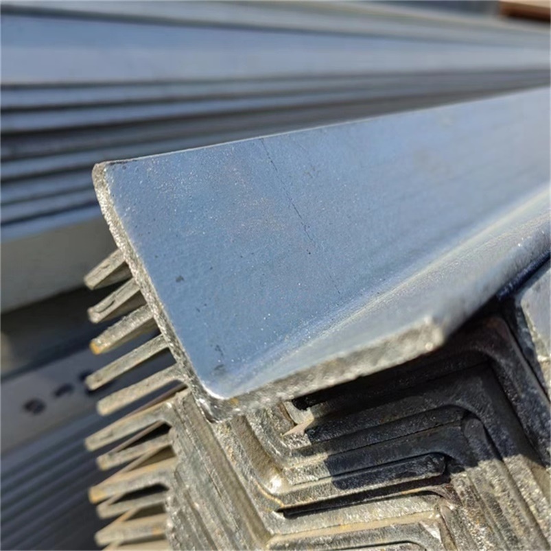 Горячая свернутая мягкая сталь равна угла на угловой полосе 180x180 мм