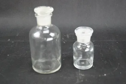 Laboratory glassware measuring cylinder volumetric flask serum bottle