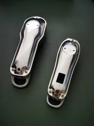 Customised metal casing for hairdressing scissors