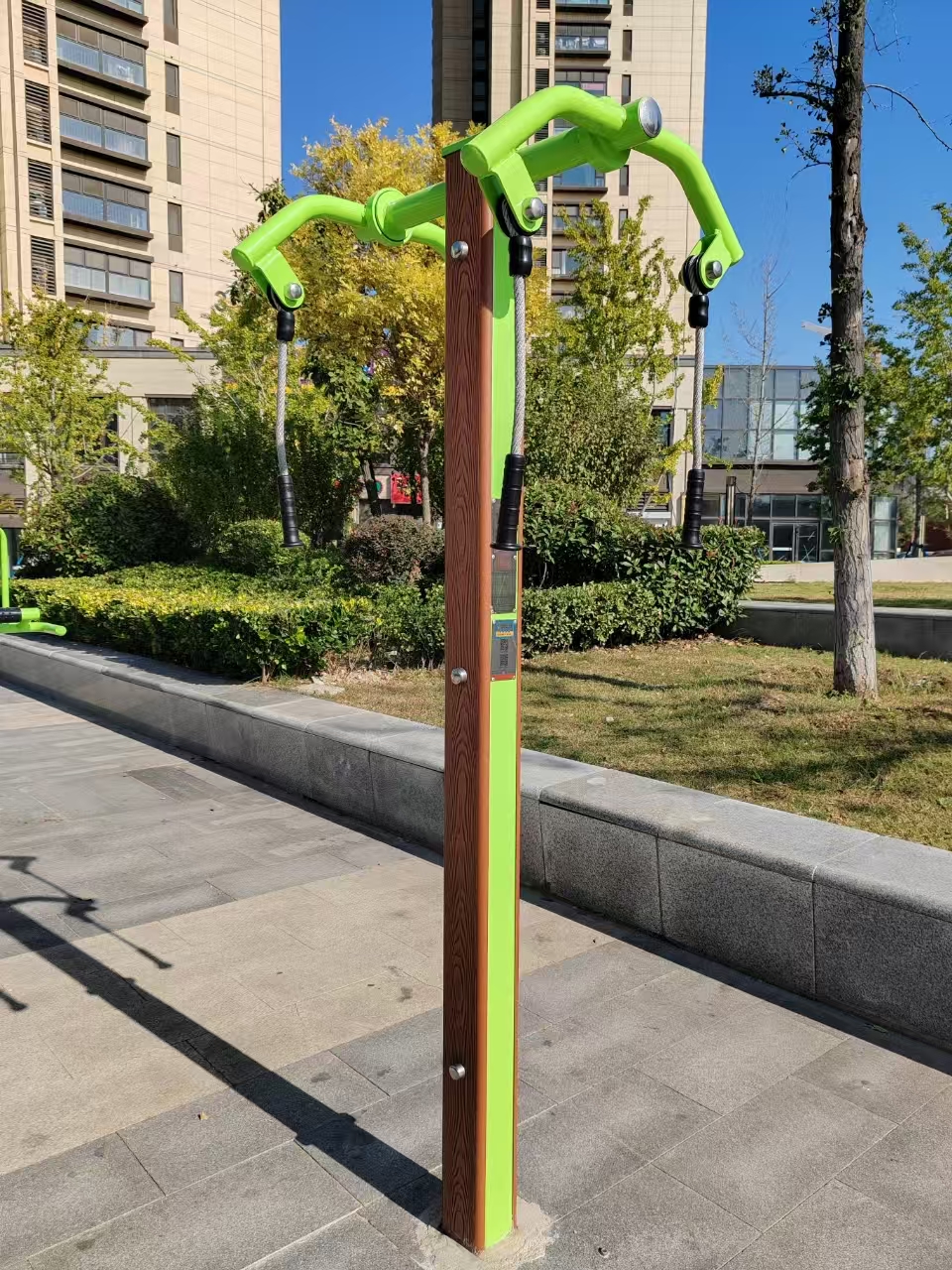 Outdoor fitness equipment