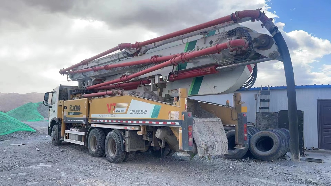 XCMG Used Truck Mounted Concrete Pump HB52V