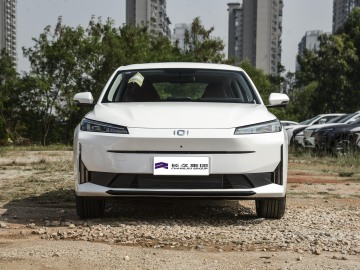 Changan Qiyuan A05 Plug-in hybrid Sedan Car