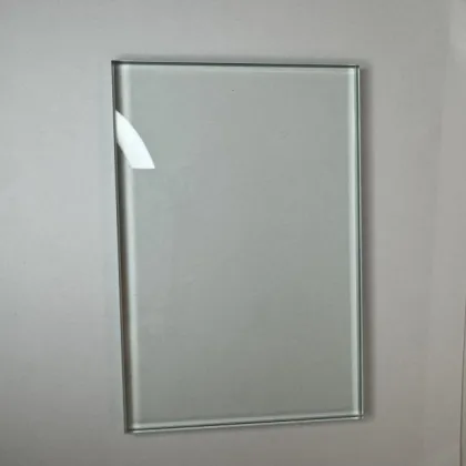 Ultra White and Ultra Transparent Low Iron High-End Glass