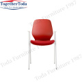 Красное обеденное кресло с подлокотниками
